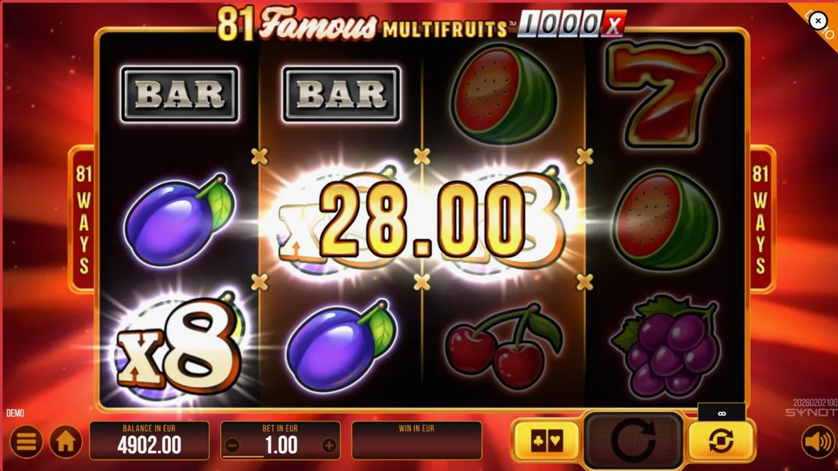 Tampilan layar permainan slot 81 Famous Multifruits 1000 di perangkat seluler yang menunjukkan simbol buah klasik dan neon.